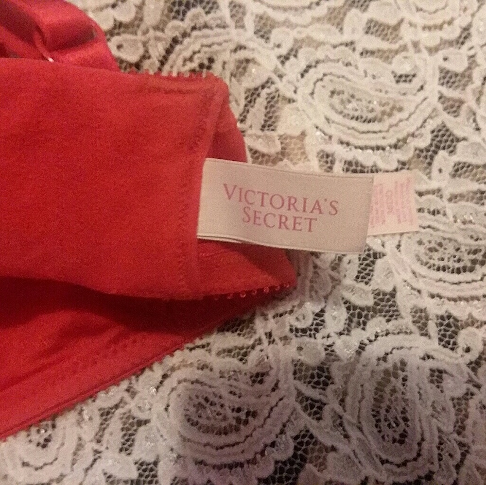 Victoria's secret "Very Sexy" red lace bra 36DD - Picture 6 of 6